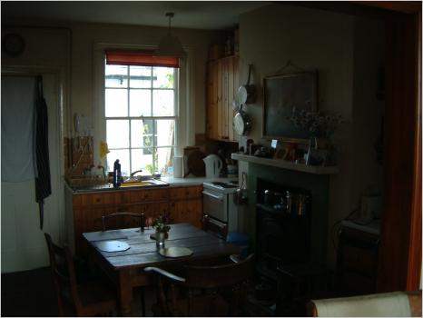 the kitchen/dining area